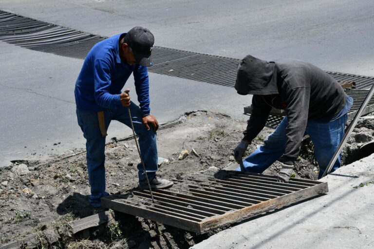 Dan mantenimiento a infraestructura pluvial de Ramos Arizpe para eliminar riesgos 