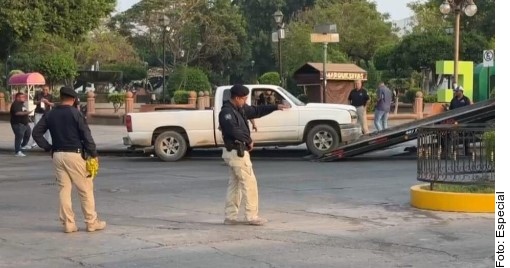 Dejan cuatro cuerpos en plaza principal de Rioverde, SLP