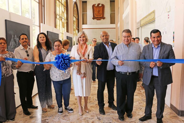 Inauguran en la UAdeC la exposición pictórica «Procesiones»