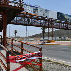 Por daños en estructura; Protección Civil Ramos Arizpe clausura puente peatonal frente a Stellantis1