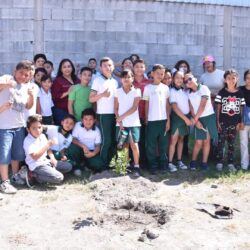 UTC celebra Día Mundial del Medio Ambiente con reforestación en escuela primaria 10