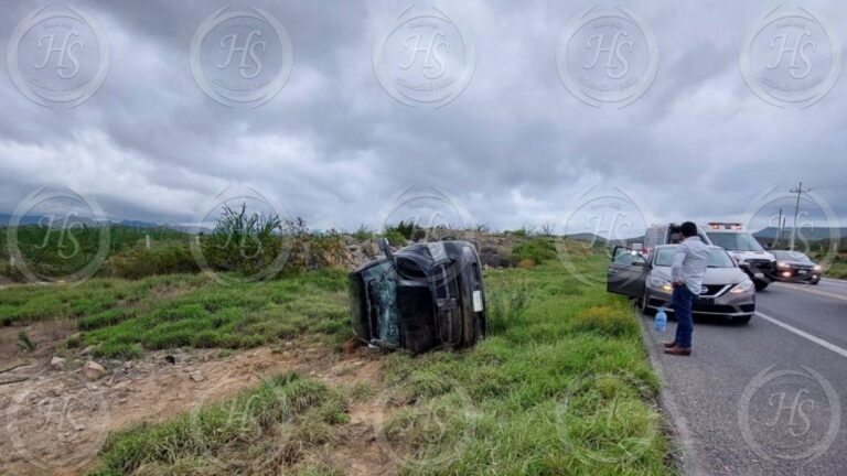 Vuelca tras conducir a exceso de velocidad en Ramos Arizpe