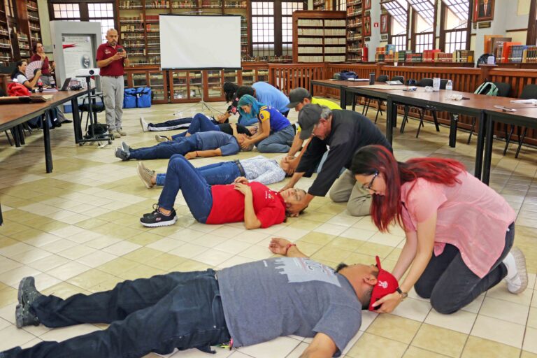 Capacitan a personal de la UA de C en atención de urgencias médicas