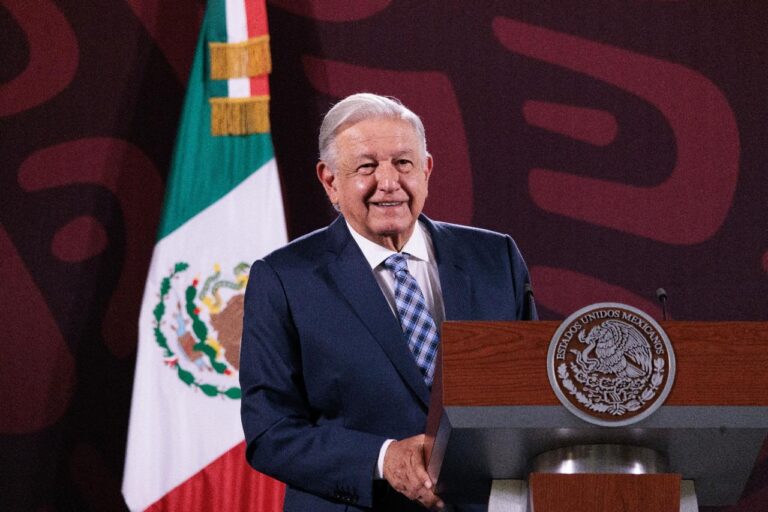 Descarta AMLO pedir a Sheinbaum agilizar ‘Plan C’