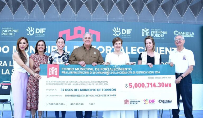 Entrega Román Cepeda recursos del Fondo Municipal de Fortalecimiento para la Infraestructura de las Organizaciones de la Sociedad Civil en Torreón