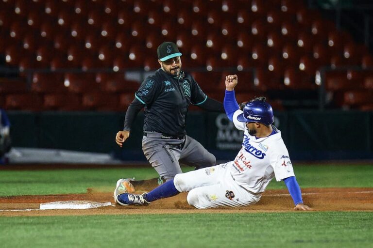 Los Saraperos ligan la tercera serie ganada al vencer 9-7 a los Charros en un juego pasado por lluvia