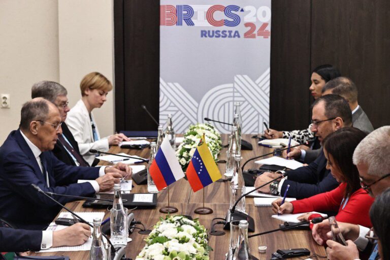 Venezuela y Rusia se unen en acuerdo para contrarrestar las sanciones