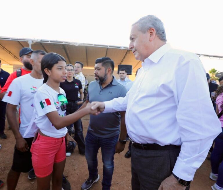 Canchas del parque Carlos R. González avanzan, llevan más del 40 por ciento de avance: Chema Fraustro