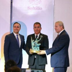 Entregan Gobernador, Alcalde y Cabildo Presea Saltillo 20242