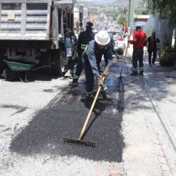 Es permanente la labor de bacheo en Saltillo