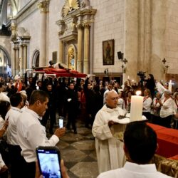 Fieles en Saltillo celebran descenso del Santo Cristo de la Capilla; Da comienzo el novenario 12