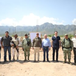 Supervisan Gobernador y General obras militares en Coahuila