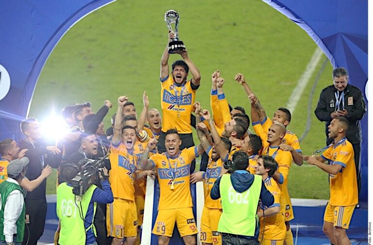 Tigres, el primer campeón Clásico