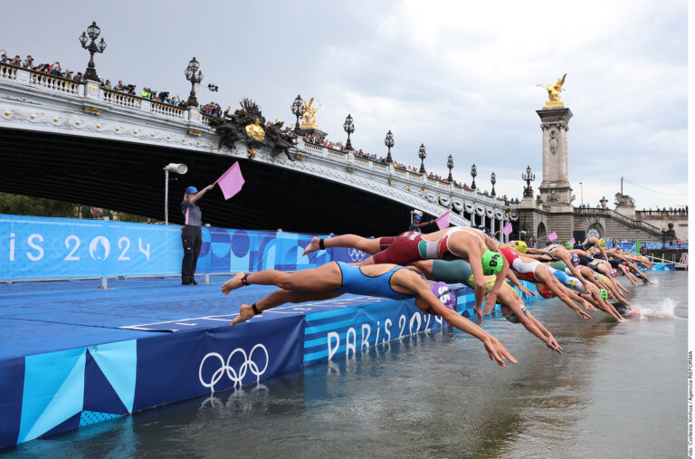 Vómitos y malestares en triatlón por suciedad del Río Sena