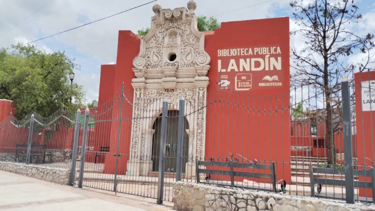 A pocas semanas de pintarse la Biblioteca Pública Landín, la vuelven a vandalizar