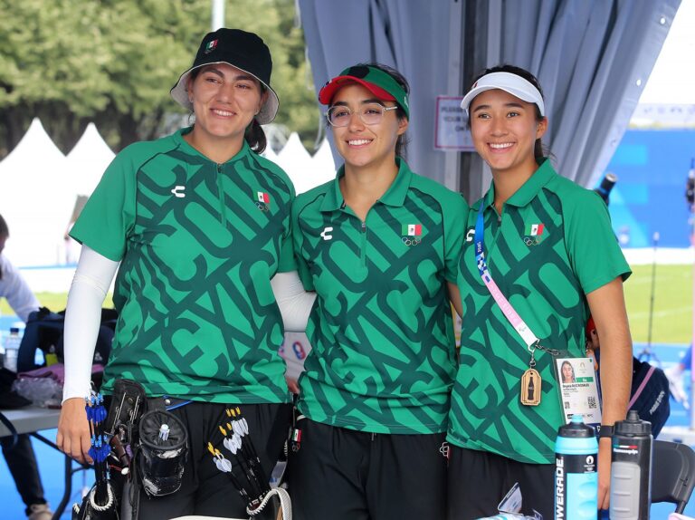 Las arqueras coahuilenses Ana Paula Vázquez y Ángela Ruiz avanzan a cuartos de final en París 2024