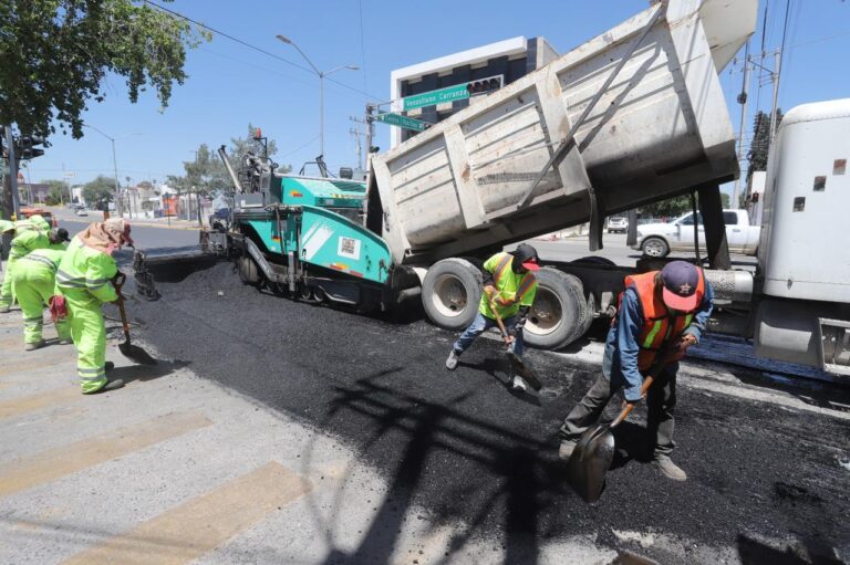 Avanza recarpeteo en el bulevar V.  Carranza: Chema Fraustro