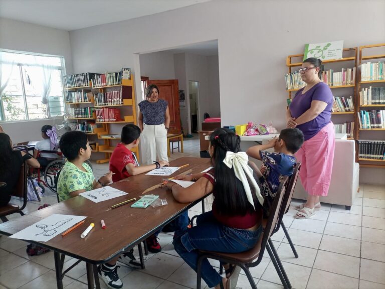 Disfrutan de talleres de verano en la Biblioteca Pública Municipal “María del Refugio Zertuche” 