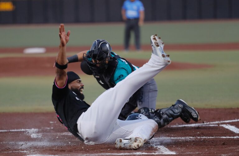 Los Toros superan 5 – 3 a los Saraperos y se quedan con la serie completa