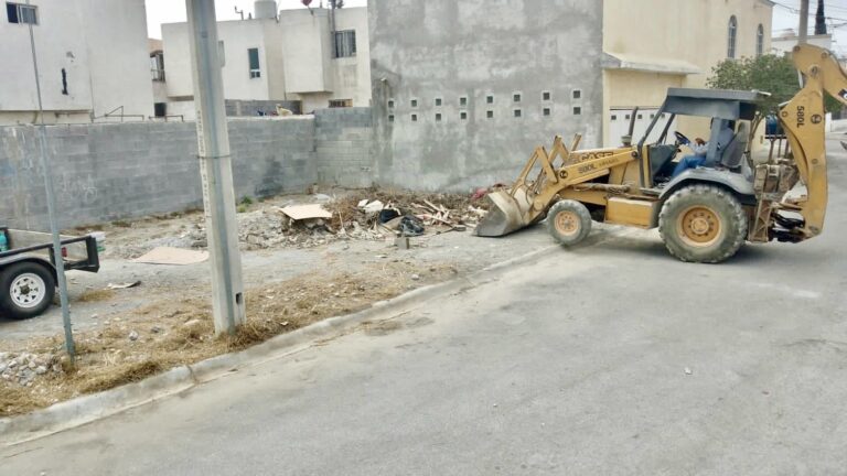 Refuerzan descacharrización en colonias del poniente de Ramos Arizpe 