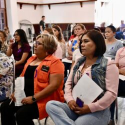 Con cine debate concientizan a funcionarios municipales de Ramos Arizpe sobre la violencia de género 1