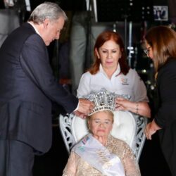 Coronan Alcalde y DIF Saltillo a reina de adultos mayores