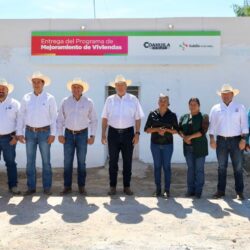 Entrega Chema Fraustro inversión de más de 5 millones de pesos en techos y rehabilitación de pozos en el campo3