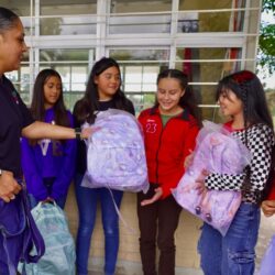 Entrega DIF Saltillo mochilas y útiles escolares2