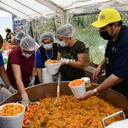 Resulta un éxito venta con causa de paella rotaría en Ramos Arizpe 