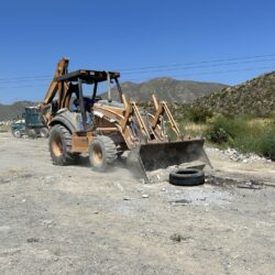 Tras petición ciudadana libran de basura y escombro periferia de la colonia Analco 