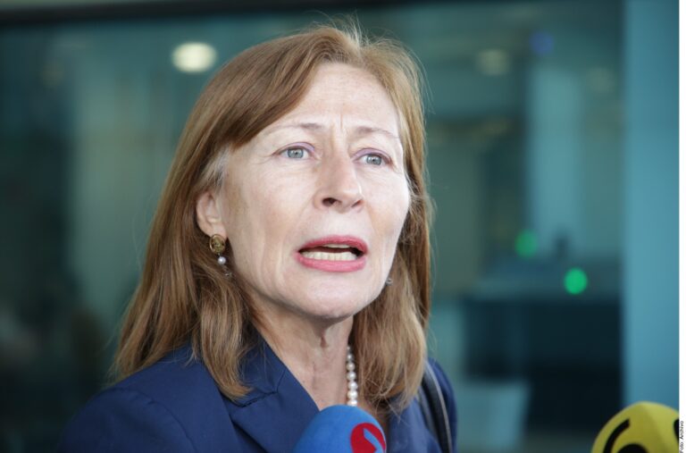 Anuncia Claudia Sheinbaum a Tatiana Clouthier en Instituto de Mexicanos en Exterior