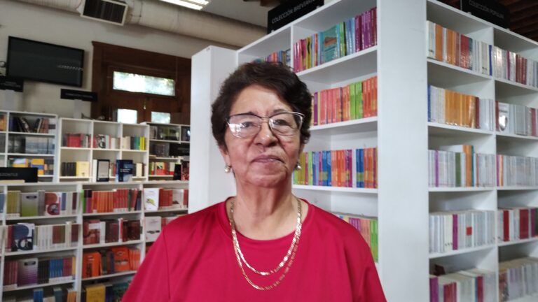 Desmiente directora de Librería Carlos Monsiváis su cierre en Saltillo 