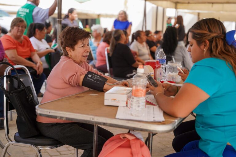 DIF Ramos Arizpe invita a la brigada de servicios médicos en la colonia Manantiales del Valle