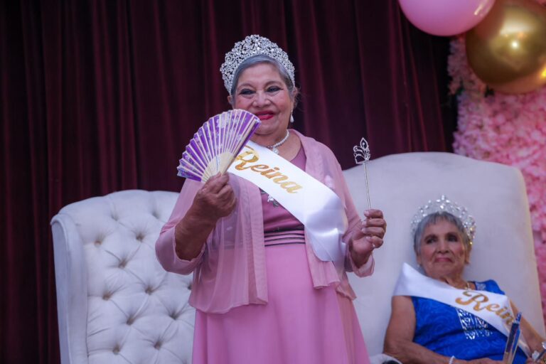 Es Angélica I la nueva reina de los adultos mayores de Ramos Arizpe