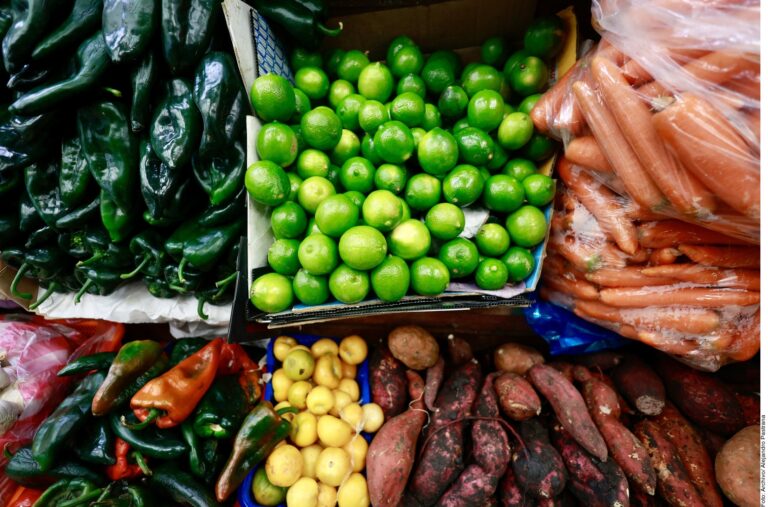 Frutas y verduras sufren su mayor alza de precios en 7 años en México