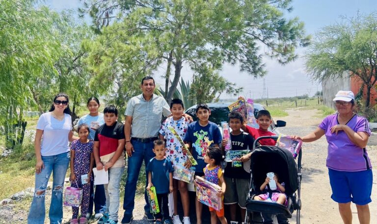 Suman voluntades en Ramos Arizpe para llevar alegría a niñez del área rural 