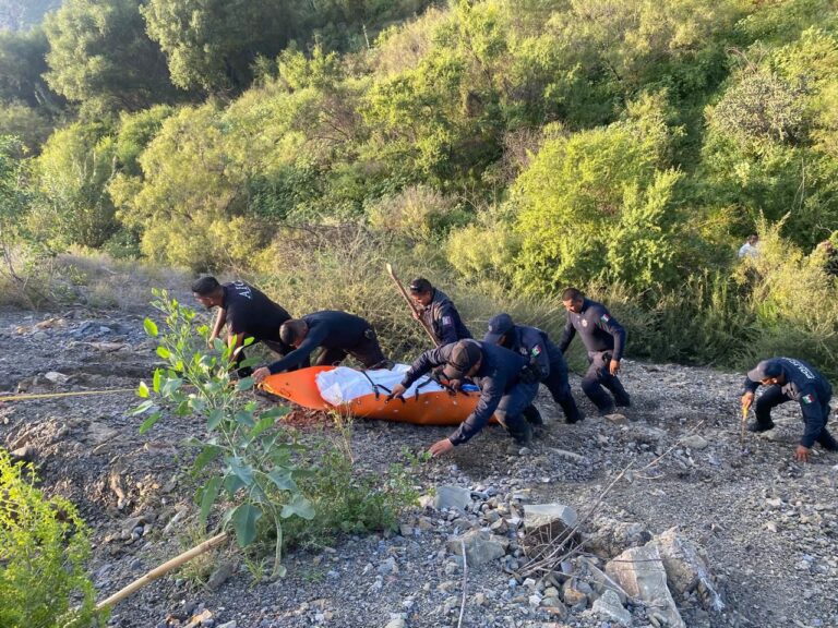 Localizan cuerpos de dos de los tres arrastrados por la corriente en arroyo de Ramos Arizpe