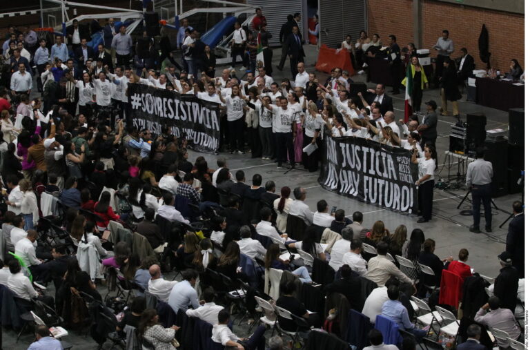 Aprueba mayoría oficialista Reforma Judicial de AMLO