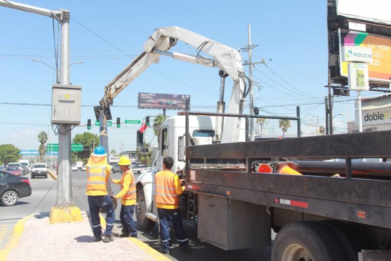 Comienza instalación de semáforos inteligentes en el V. Carranza