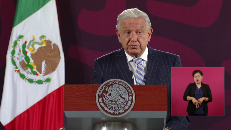 Acusa López Obrador a jueces de ‘intromisión facciosa’ en Congreso