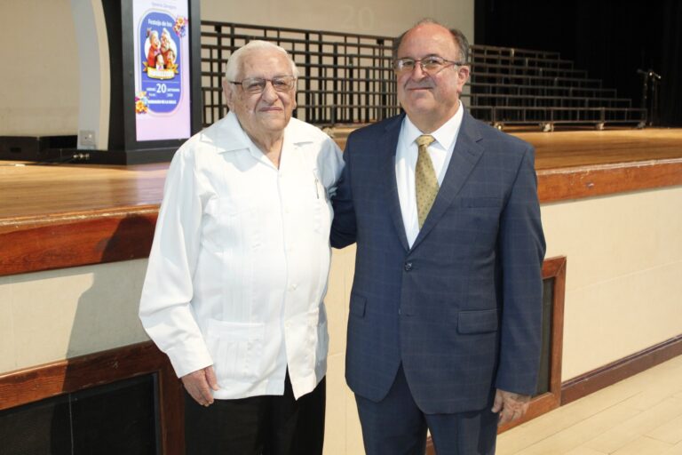 Con charla de «Catón», celebra Colegio Ignacio Zaragoza a abuelos de sus alumnos 