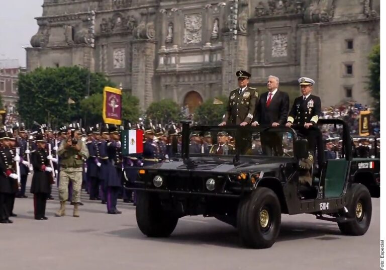 Encabezan cadetes Desfile Militar del 16 de Septiembre en México