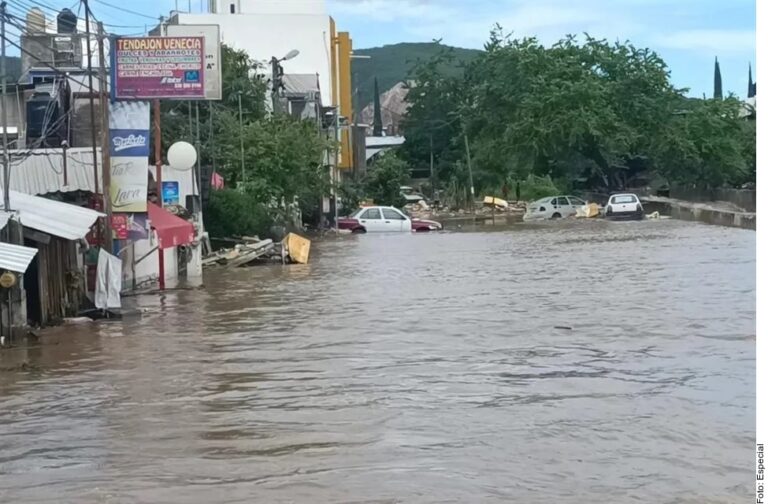 Exigen ayuda por ‘John’ más de 40 municipios de Guerrero