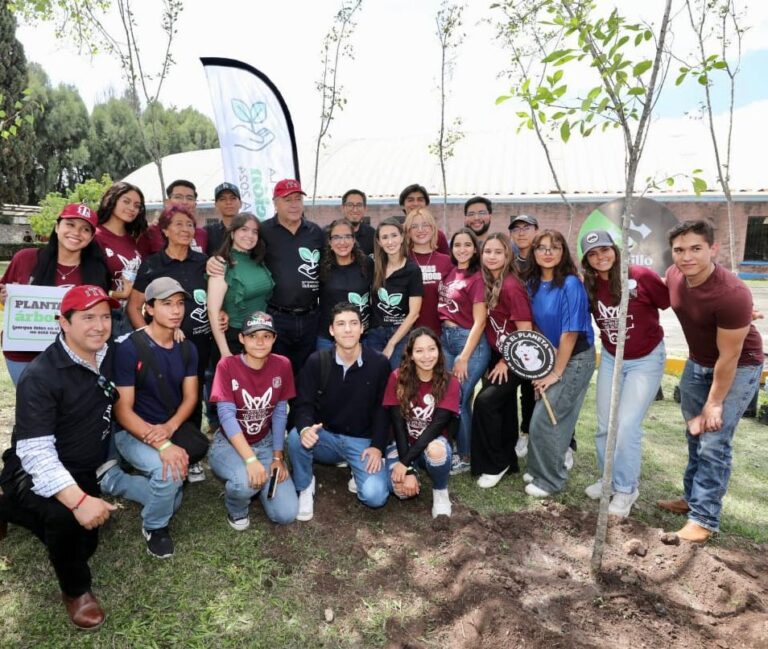 Inicia Chema Fraustro intensa campaña de reforestación