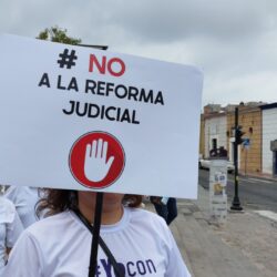 Marchan en Saltillo en defensa del Poder Judicial de la Federación