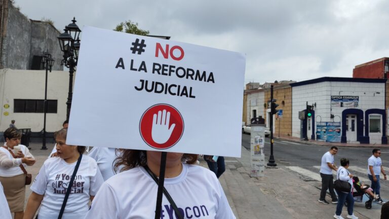 Marchan en Saltillo en defensa del Poder Judicial de la Federación