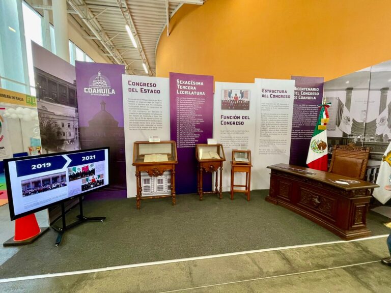 Presenta Congreso del Estado stand en la Feria del Libro