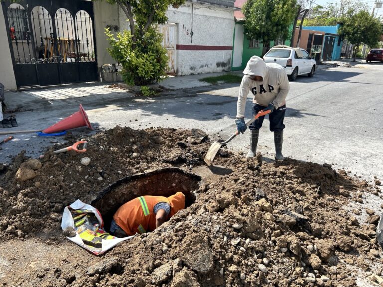 Reparan red hidráulica en Manantiales del Valle; evitan mayor incidencia de fugas 