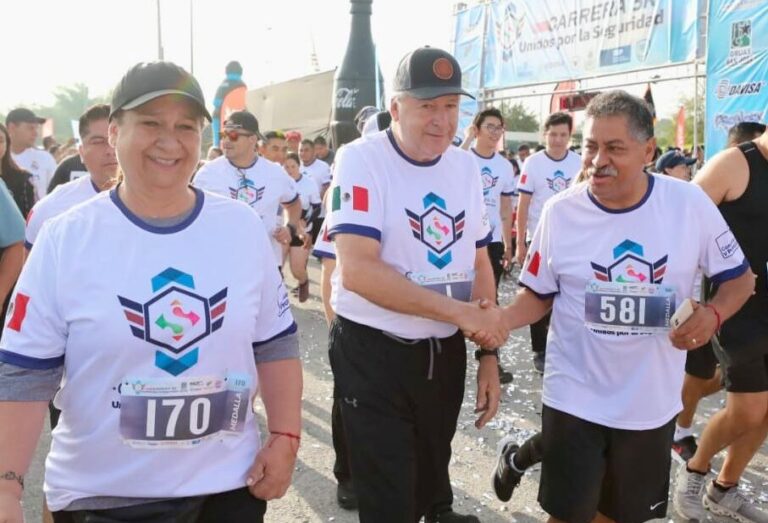 Une carrera 5k a la sociedad con Policías