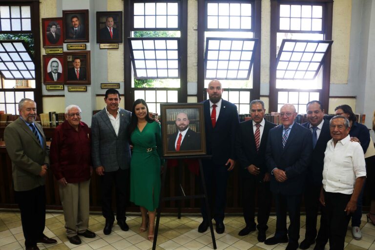 Devela Rector de la UAdeC placa conmemorativa por el 130 aniversario de la Biblioteca del Ateneo “José García Rodríguez”